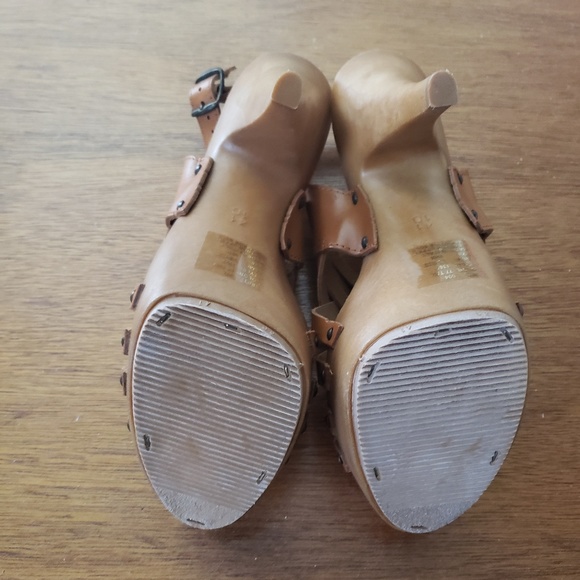 Shoes - Picture 3 of 4